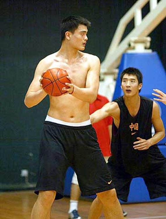 表现尤为突