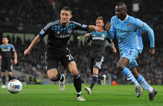 毫不逊色于 毫不逊色于